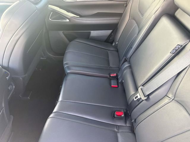 Certified 2023 INFINITI QX60 Luxe w/ Performance Audio Package image 28