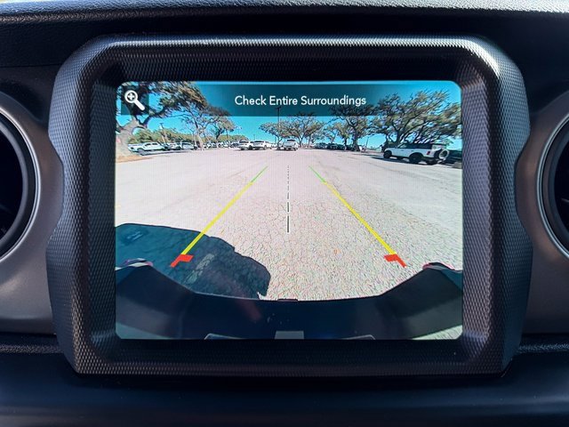 Used 2021 Jeep Gladiator Willys image 19