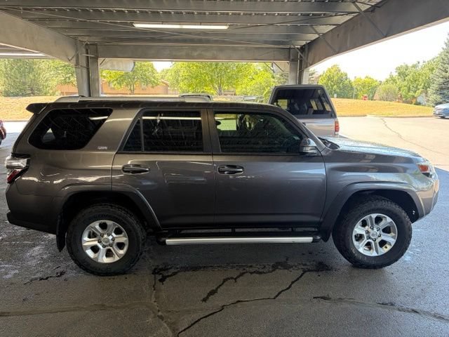 Used 2016 Toyota 4Runner SR5 AWD/4WD image 10