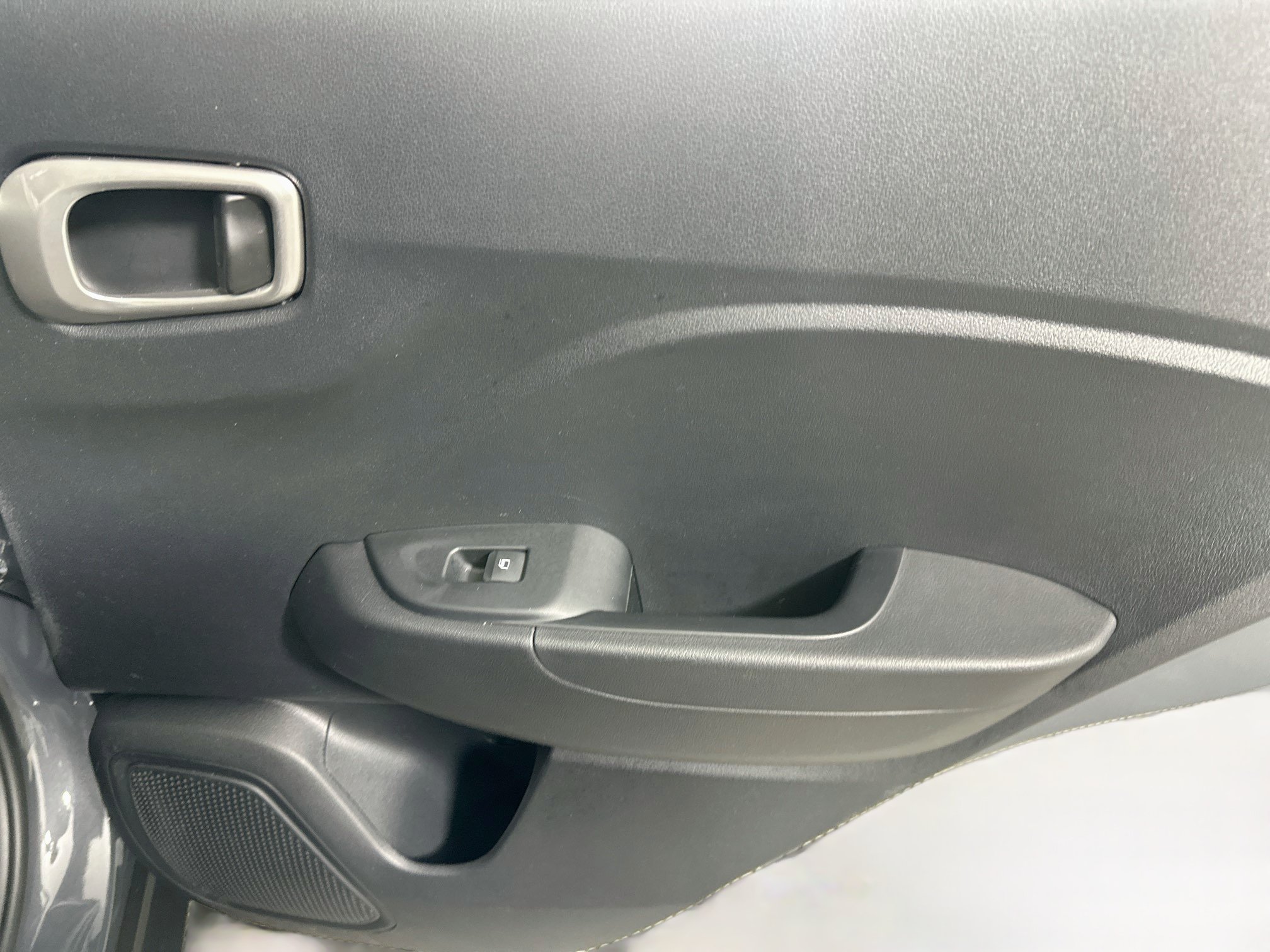 Used 2025 Hyundai Venue SEL FWD image 28