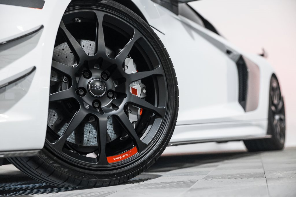 Used 2018 Audi R8 V10 plus w/ Full Leather Package image 11