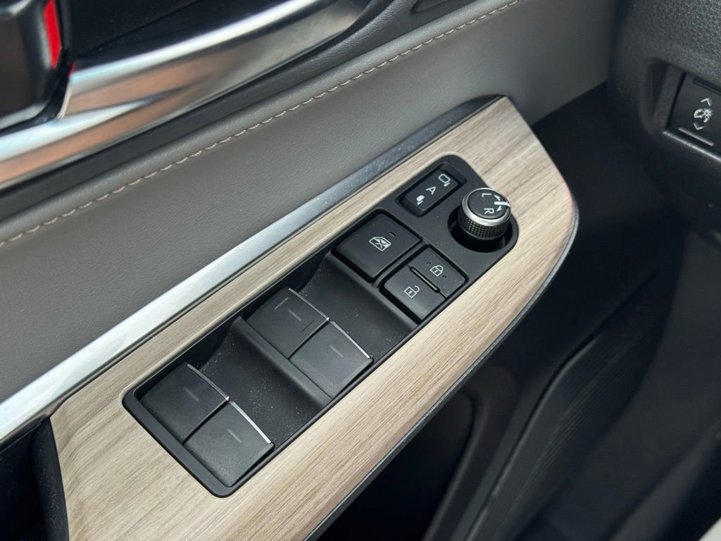 Certified 2023 Toyota Venza XLE AWD/4WD image 27