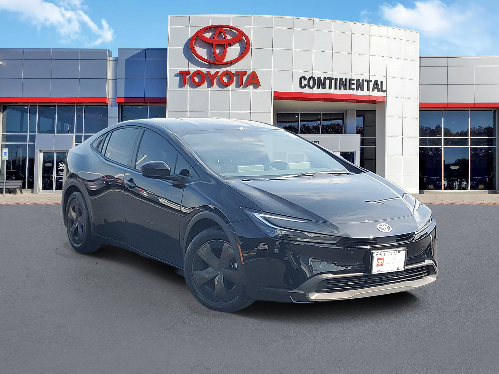 Certified 2025 Toyota Prius LE FWD image 2