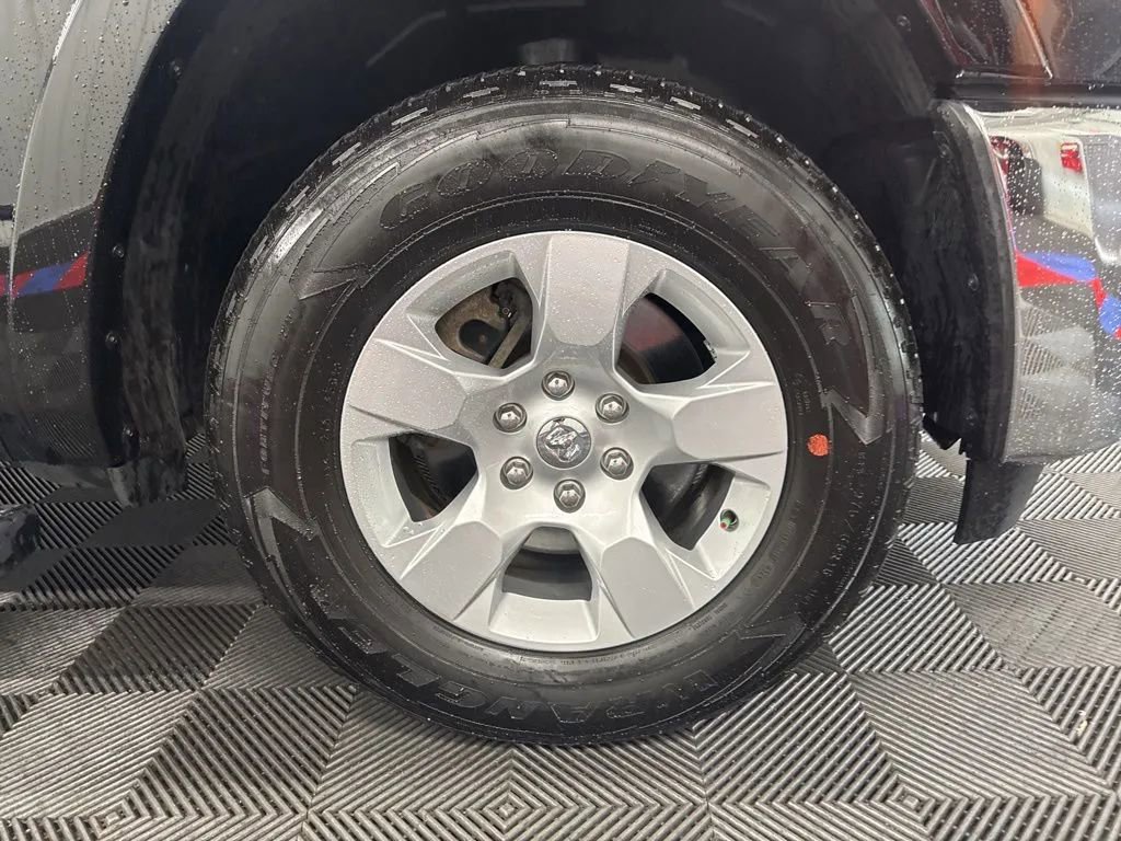 Used 2025 RAM 1500 Big Horn AWD/4WD image 24