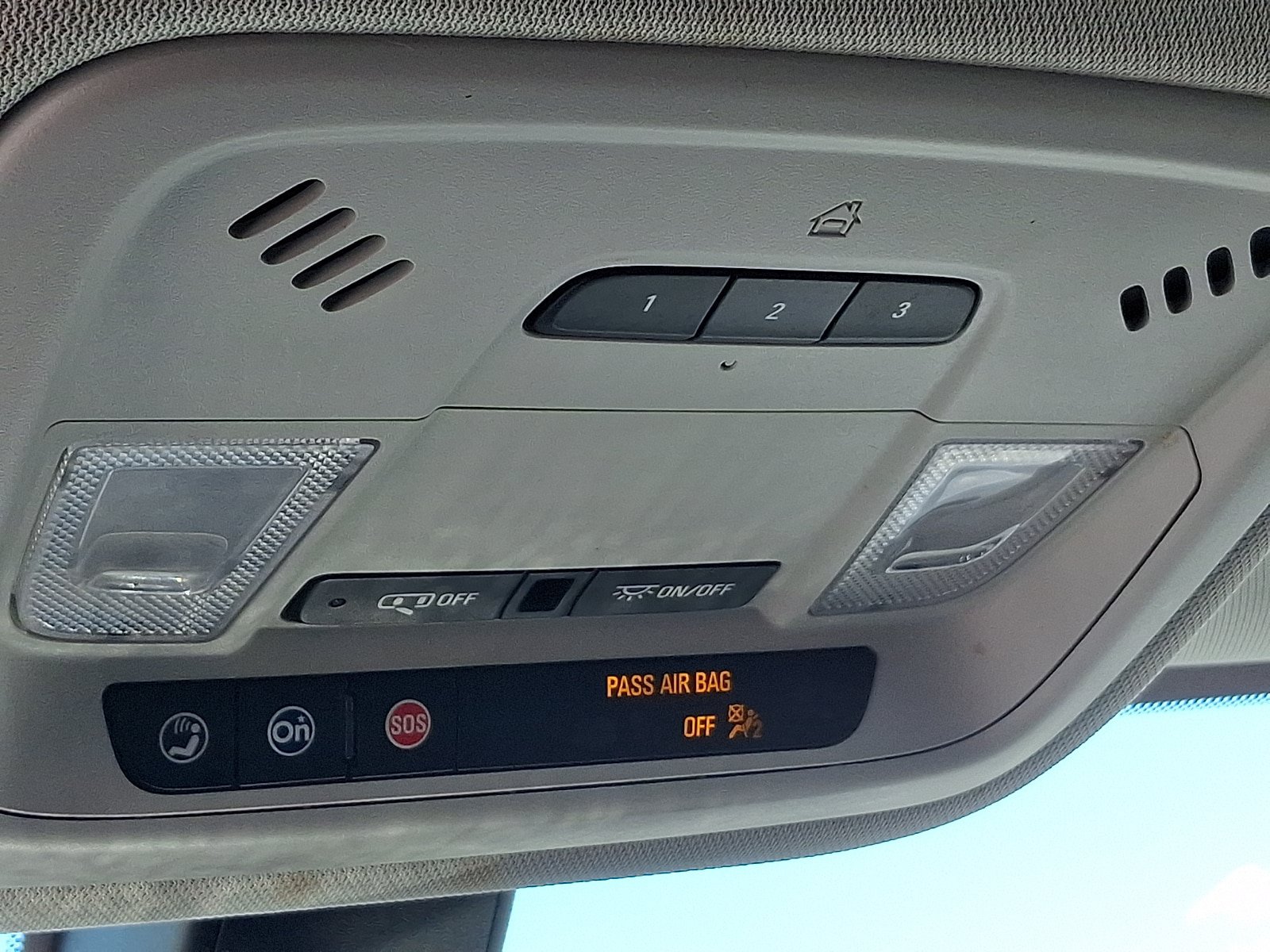 Used 2020 Chevrolet Traverse LT FWD image 28