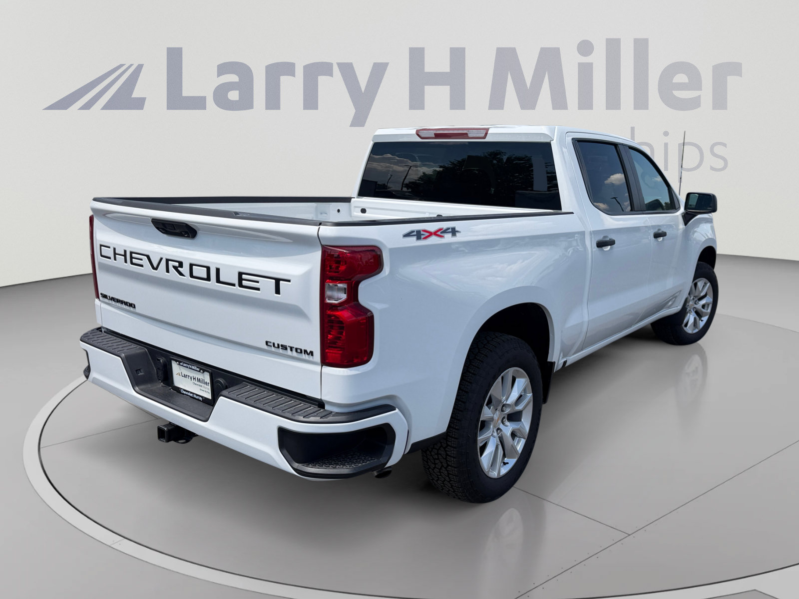New 2026 Chevrolet Silverado 1500 Custom w/ LPO, Dark Essentials Package AWD/4WD image 5