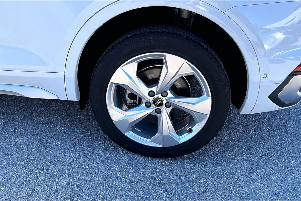 Used 2023 Audi Q5 2.0T Prestige w/ Prestige Package image 13