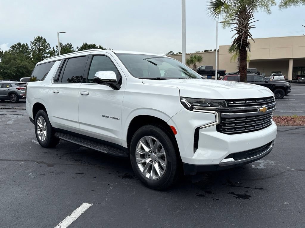Used 2023 Chevrolet Suburban Premier AWD/4WD image 3