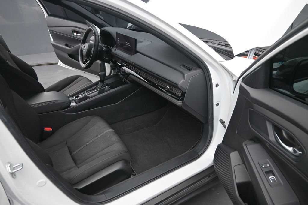 Used 2023 Honda Accord Sport image 17
