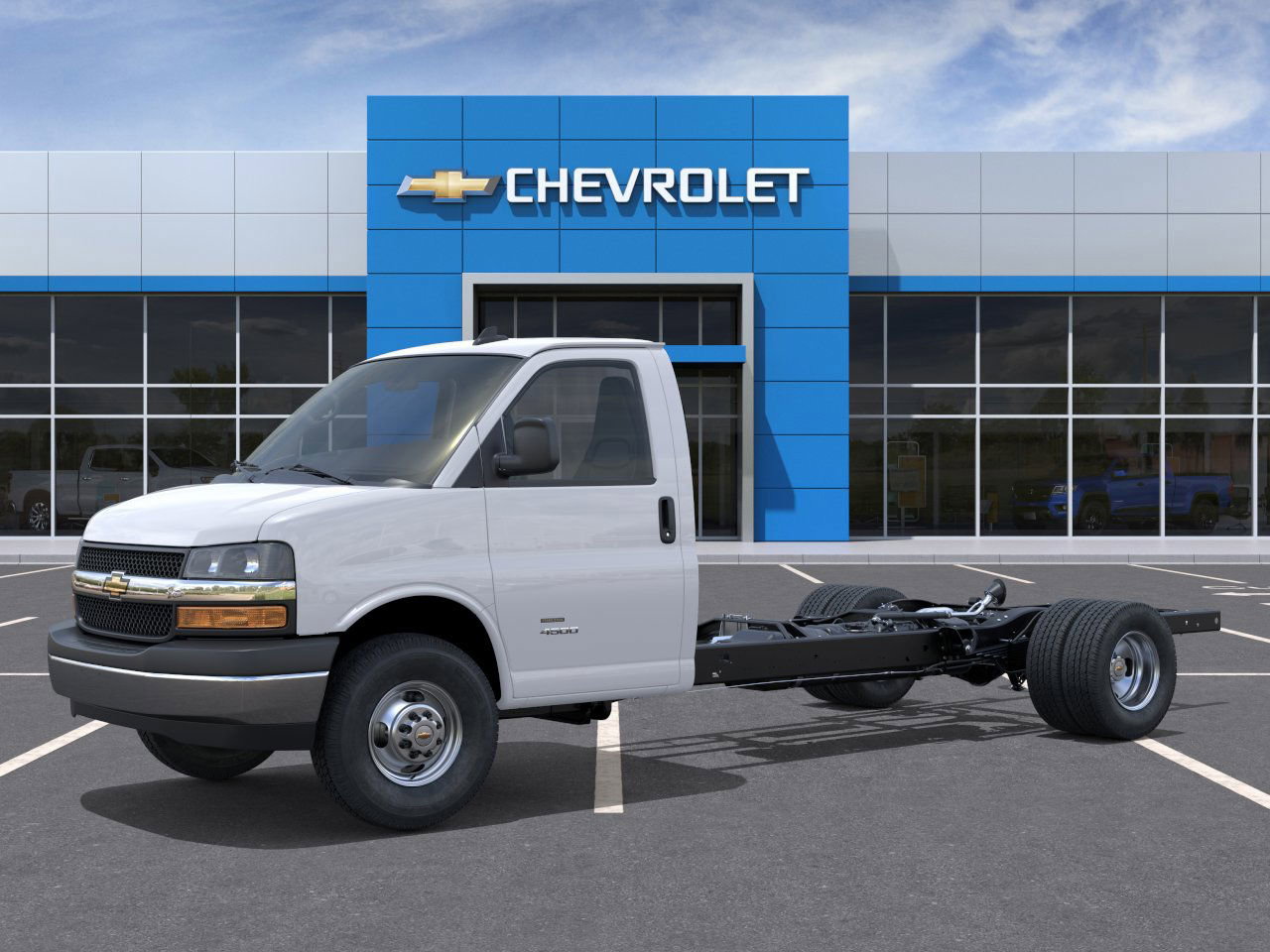 New 2025 Chevrolet Express 4500 Extended w/ Power Convenience Package image 2