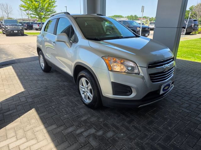 Used 2015 Chevrolet Trax LT w/ LT Sun and Sound Package AWD/4WD image 5