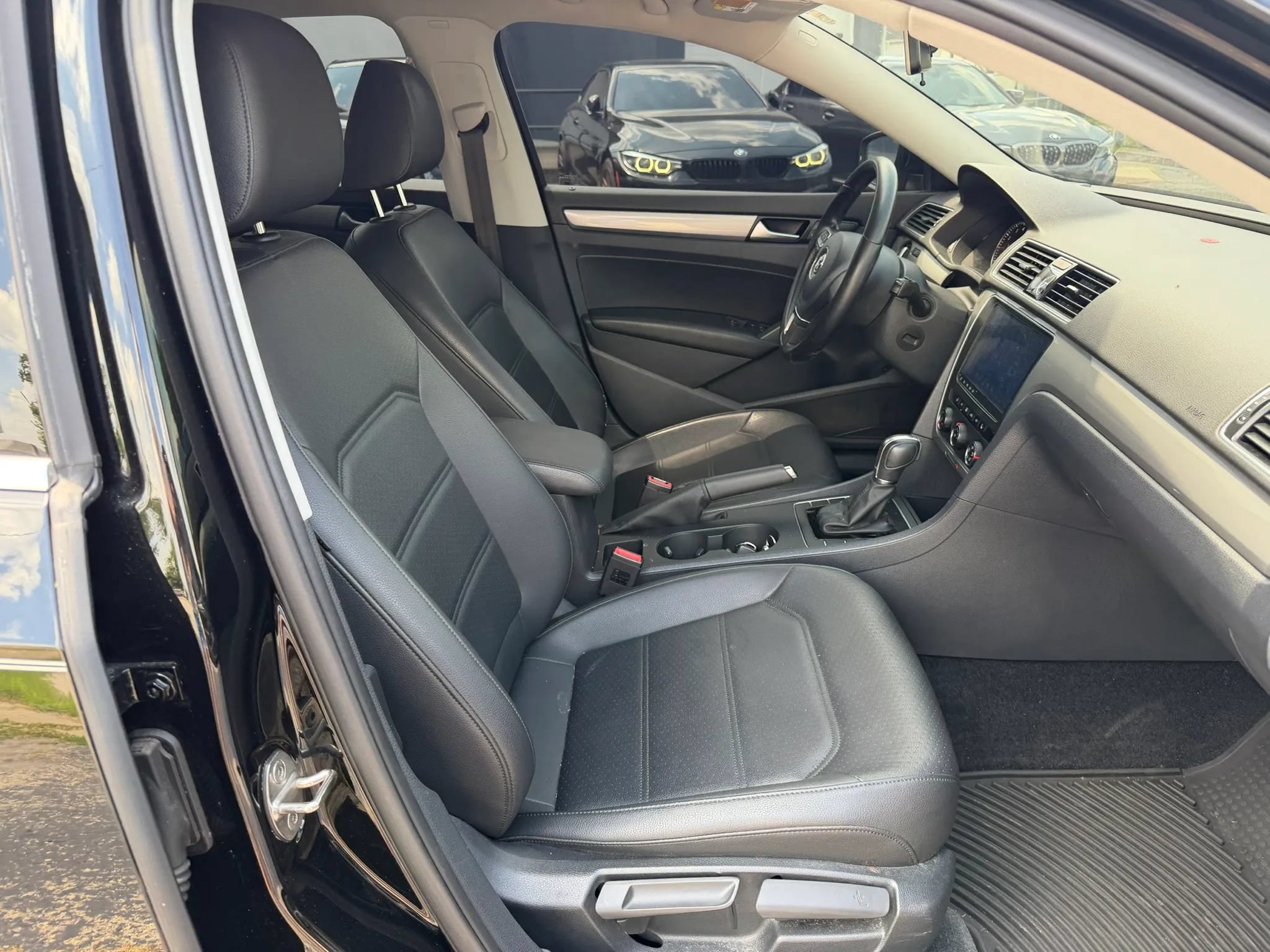 Used 2015 Volkswagen Passat 1.8T S FWD image 16