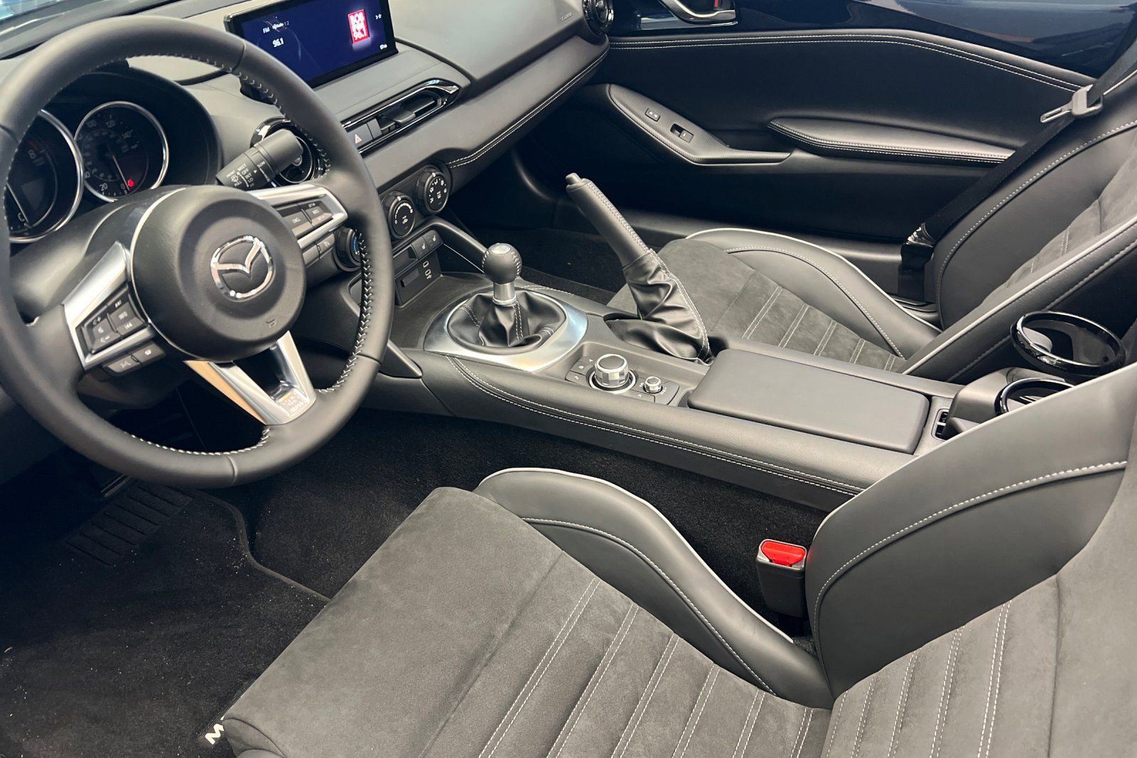 New 2025 MAZDA MX-5 Miata Club w/ Brembo/BBS Recaro Package image 8