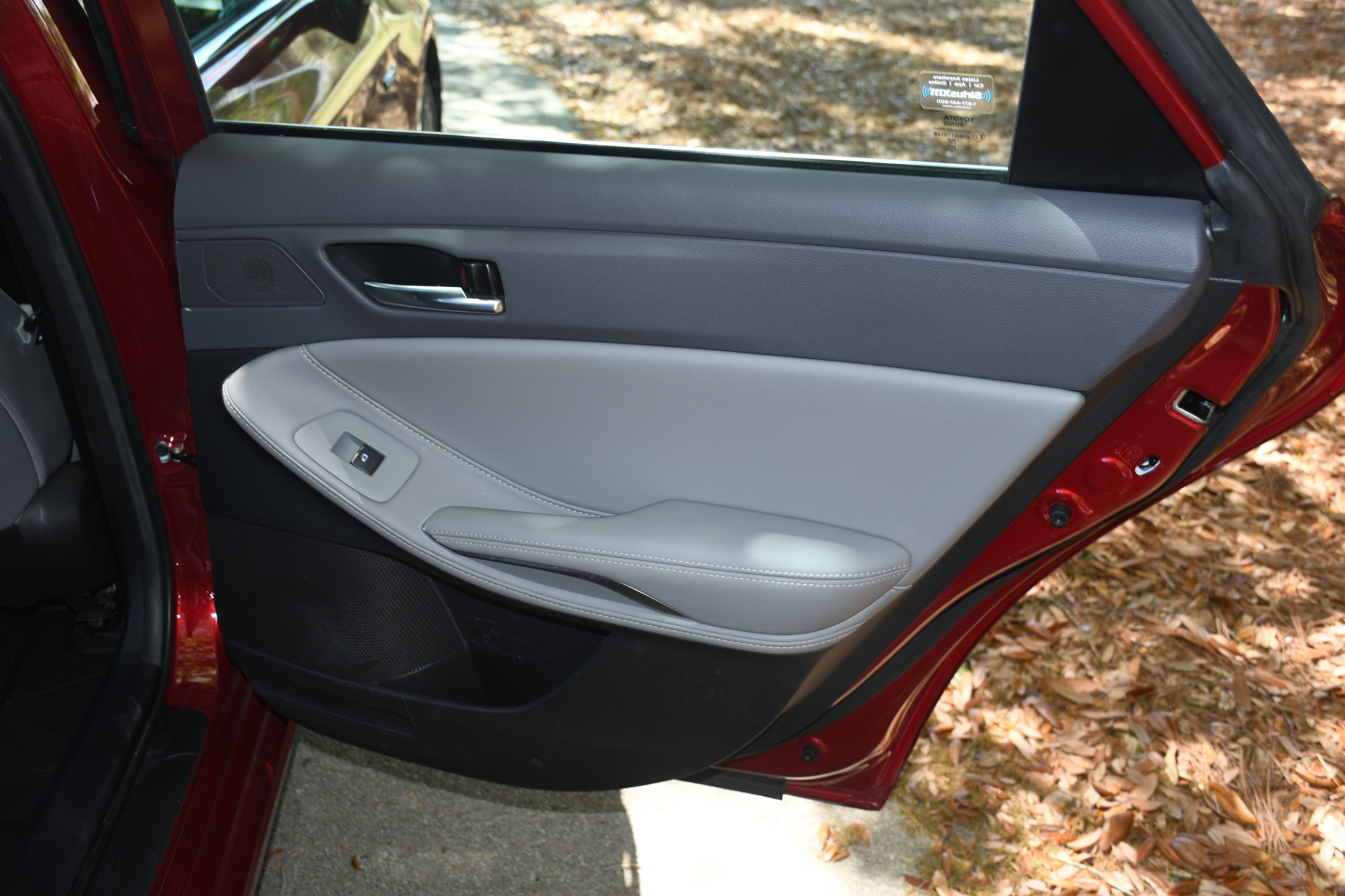 Certified 2021 Toyota Avalon XLE w/ Moonroof Package image 20