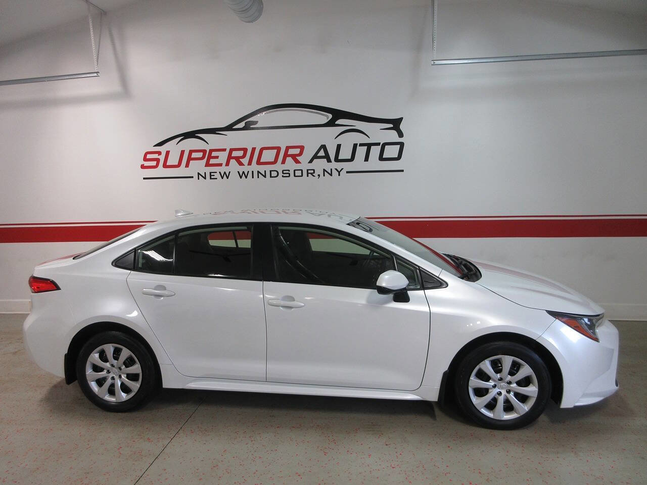 Used 2022 Toyota Corolla LE FWD image 6