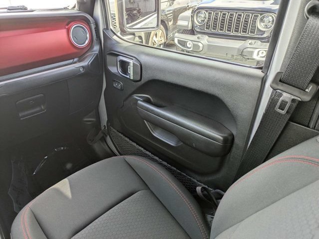 Used 2023 Jeep Gladiator Rubicon w/ Trailer Tow Package AWD/4WD image 17