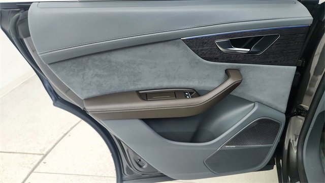 Used 2023 Audi Q8 Prestige w/ Prestige Package image 33