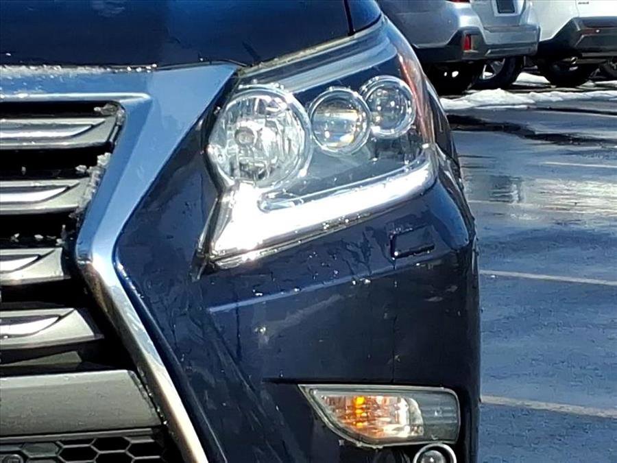 Used 2019 Lexus GX 460 image 16