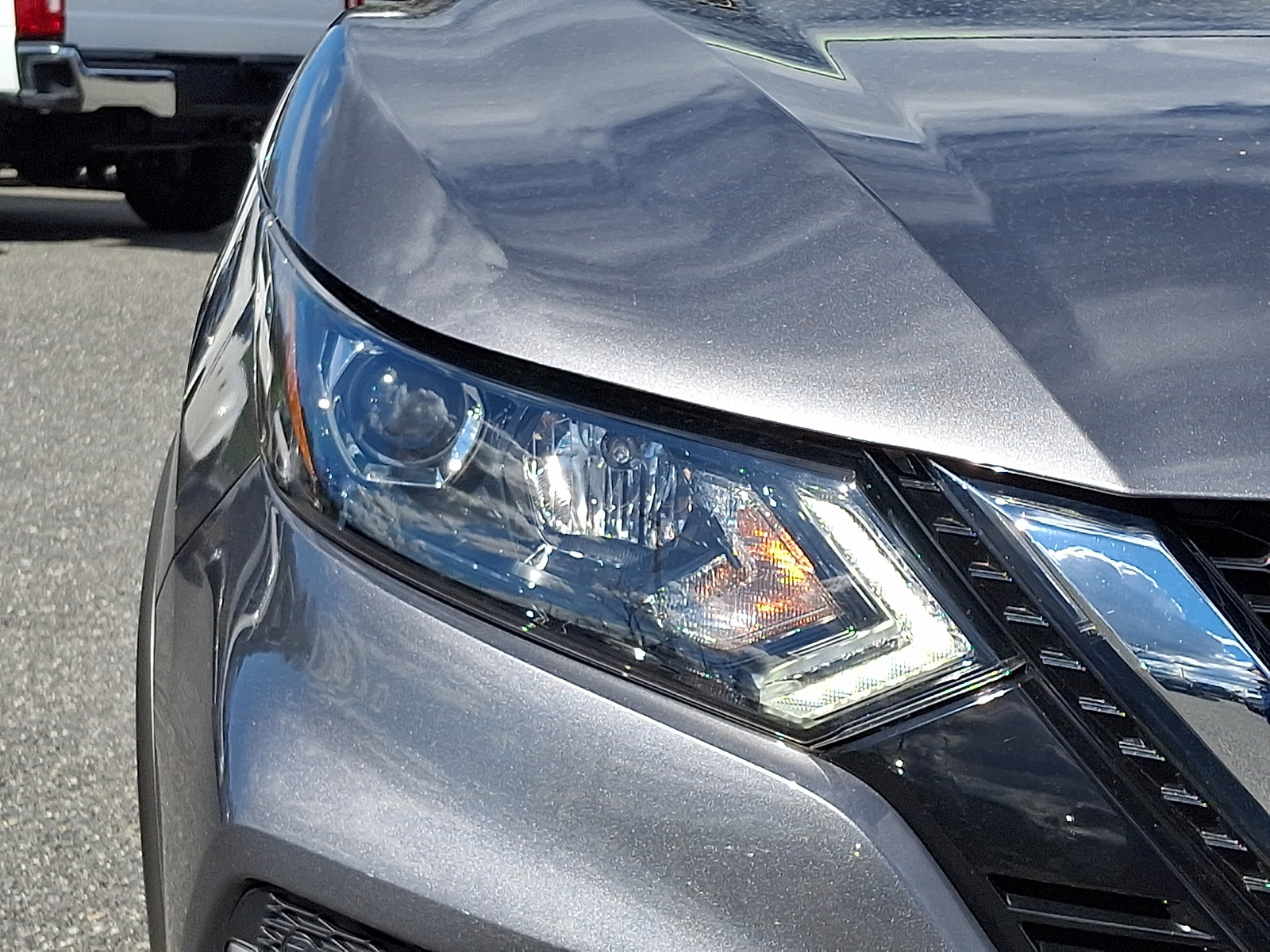 Used 2020 Nissan Rogue Sport S image 9