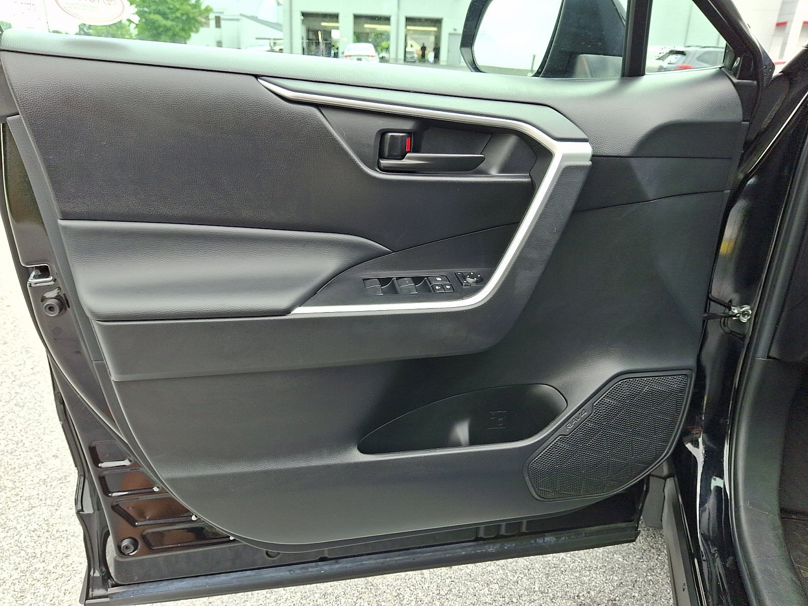 Used 2023 Toyota RAV4 LE AWD/4WD image 14