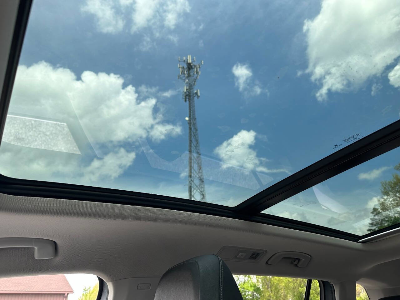 Used 2019 Volkswagen Tiguan SE w/ Panoramic Sunroof Package image 26