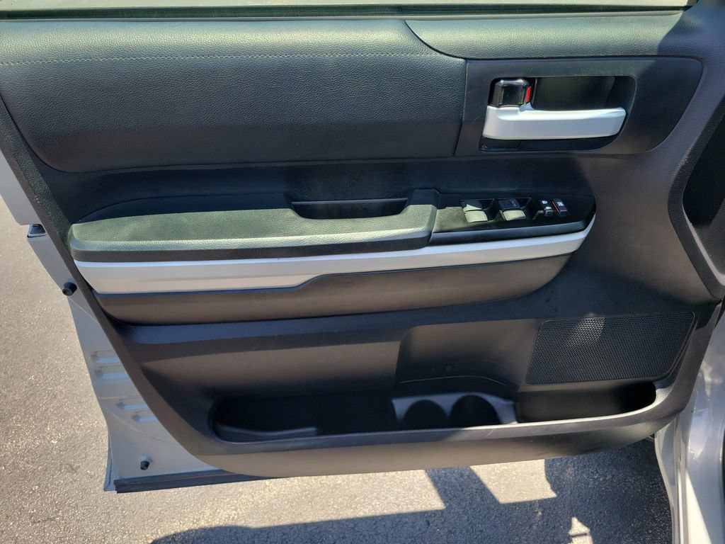 Used 2021 Toyota Tundra SR5 w/ SR5 Upgrade Package AWD/4WD image 27