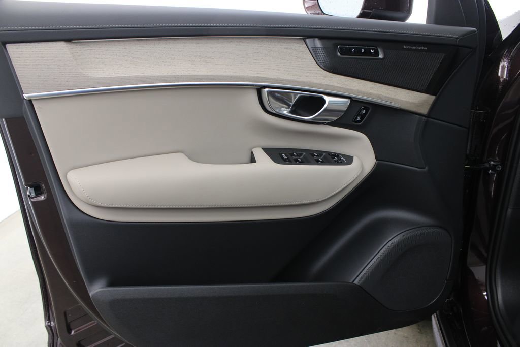 New 2026 Volvo XC90 B6 Plus w/ Protection Package image 17
