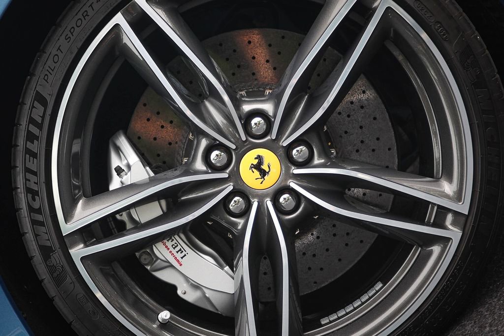 Certified 2023 Ferrari Roma RWD image 13
