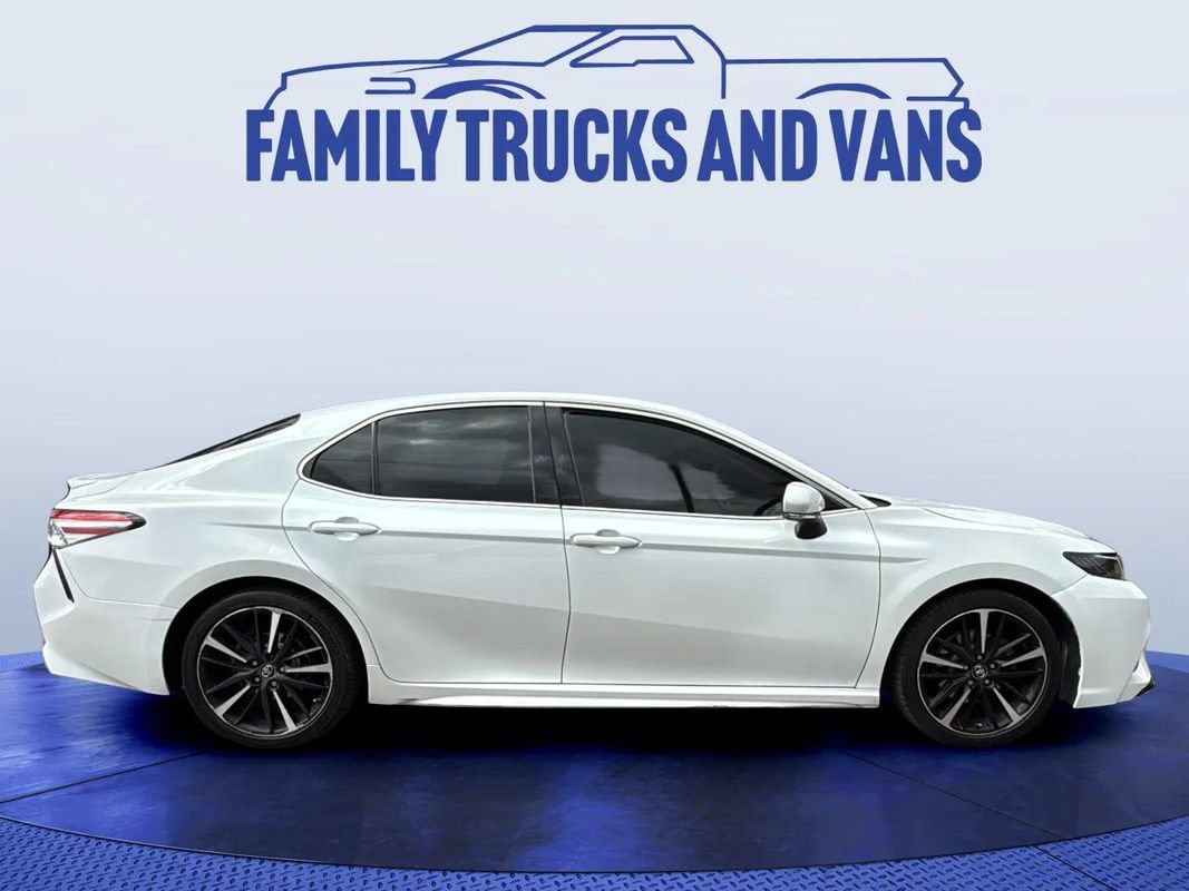 Used 2018 Toyota Camry XSE FWD image 6
