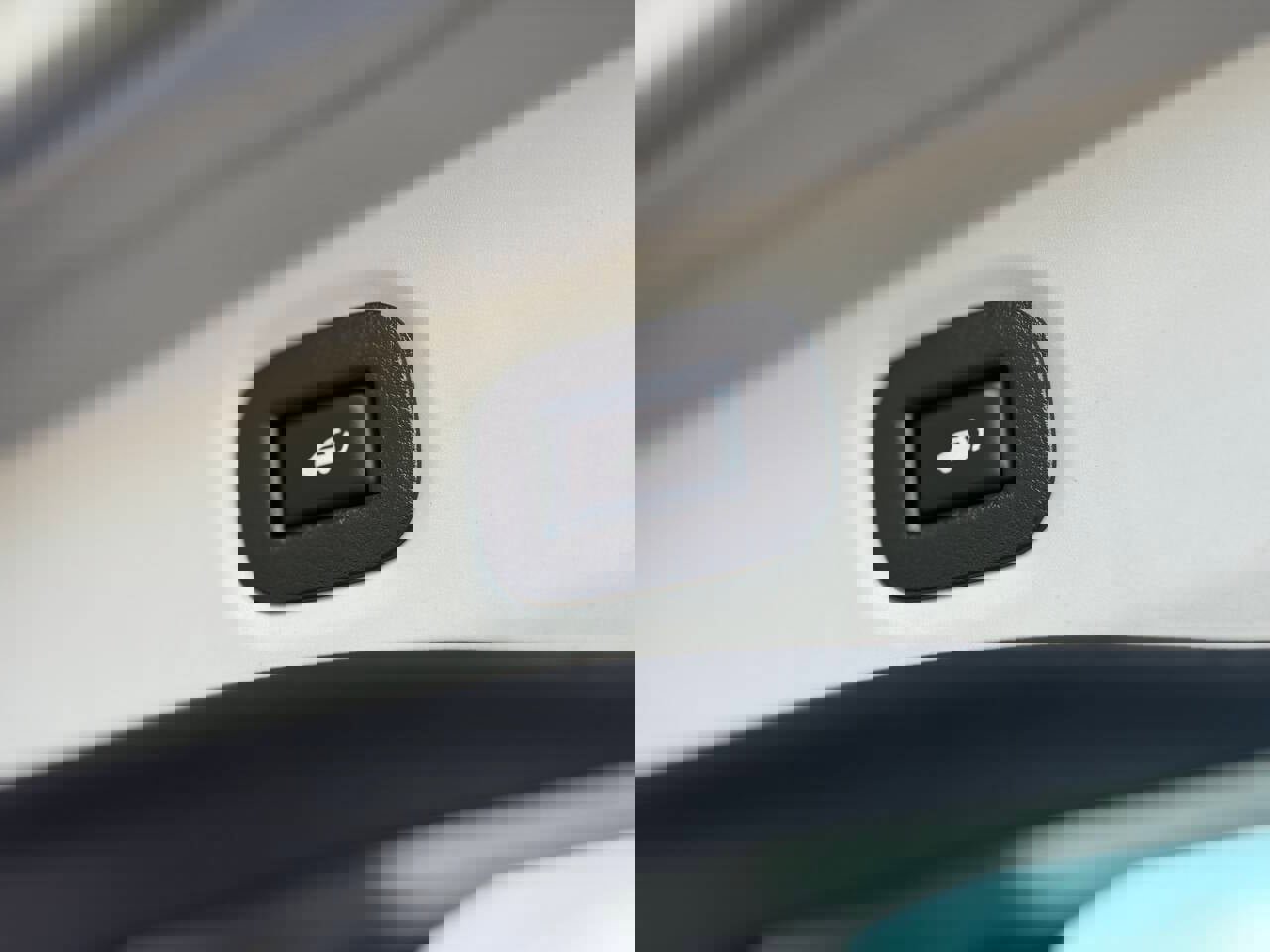 Used 2017 Nissan Rogue SV image 21