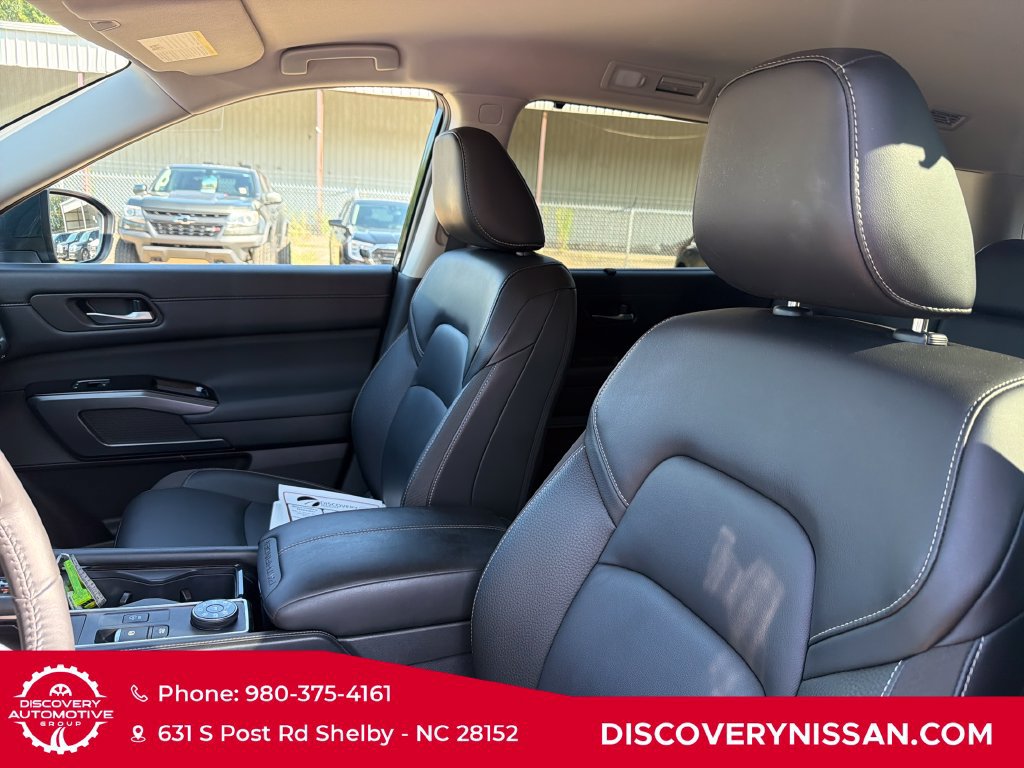 Certified 2025 Nissan Pathfinder SL AWD/4WD image 13