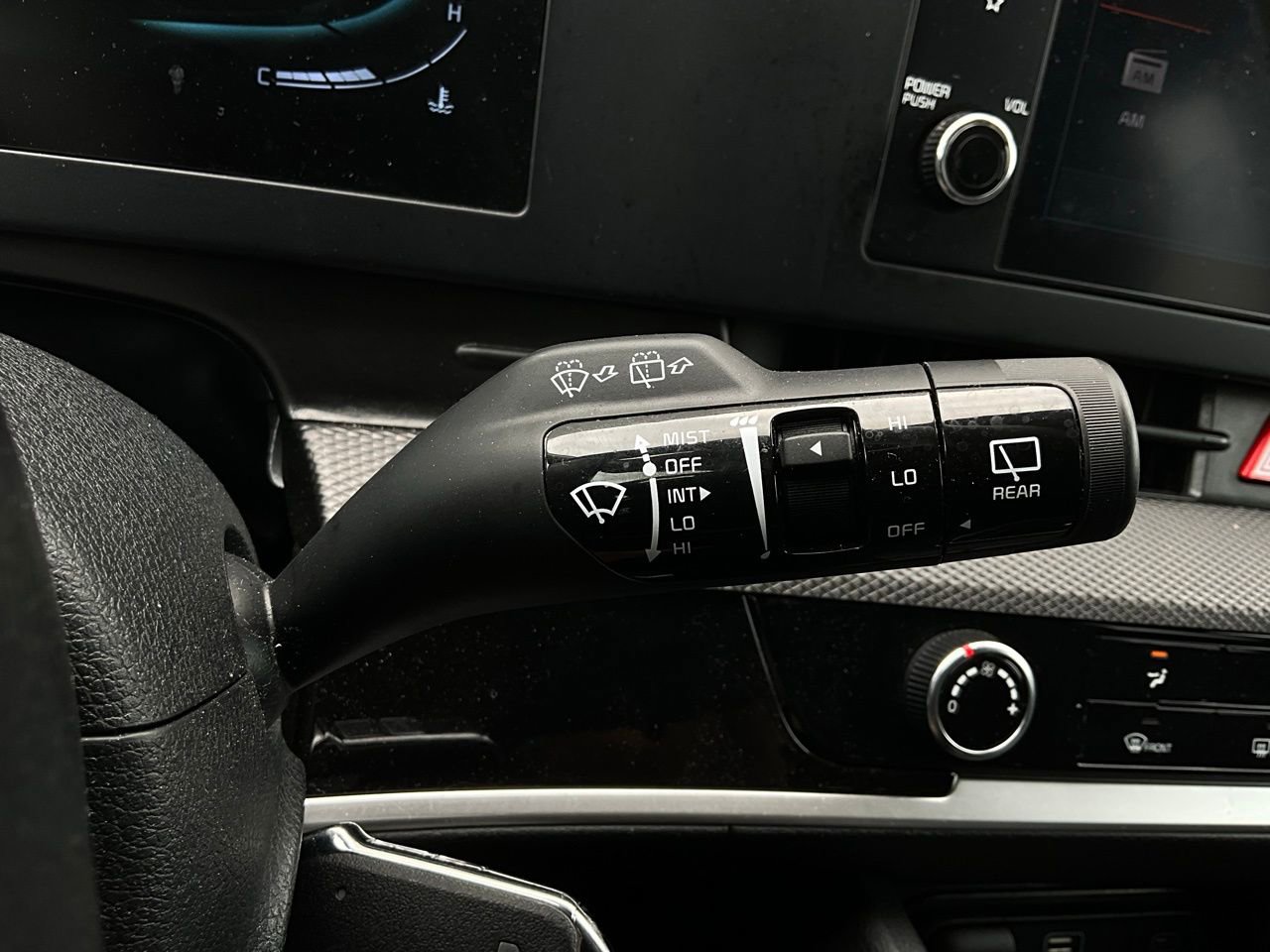 Used 2025 Kia Sportage LX image 34