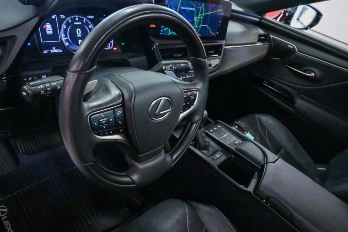 Used 2022 Lexus ES 350 Ultra Luxury w/ Accessory Package 2 FWD image 12