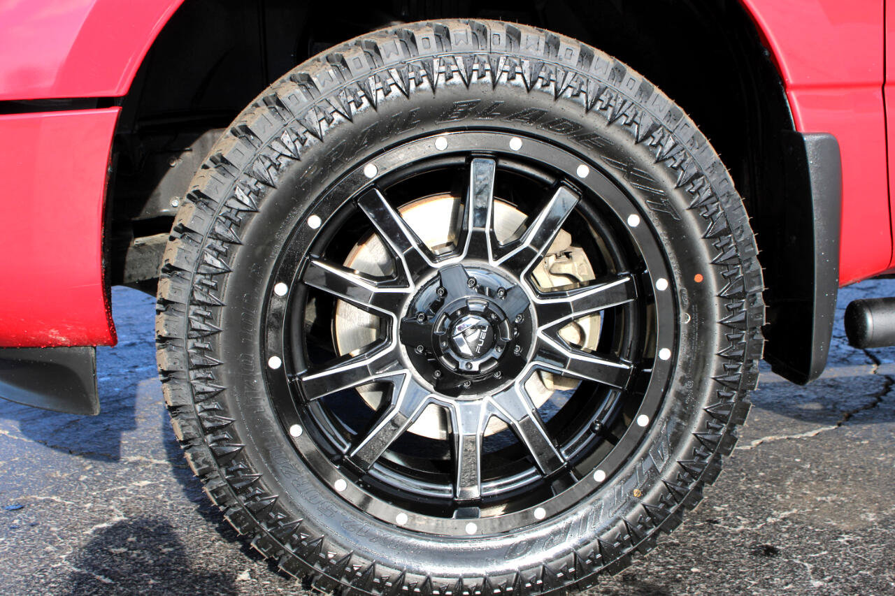 Used 2022 Nissan Titan SV w/ SV Convenience Package image 46