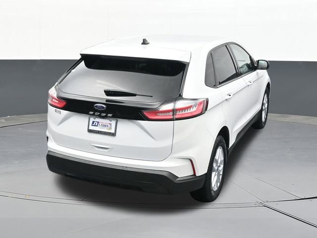 Used 2021 Ford Edge SE image 60