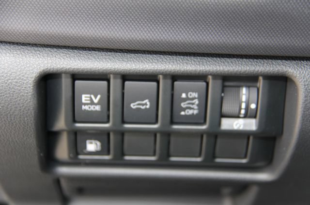 Used 2025 Subaru Forester Premium AWD/4WD image 31