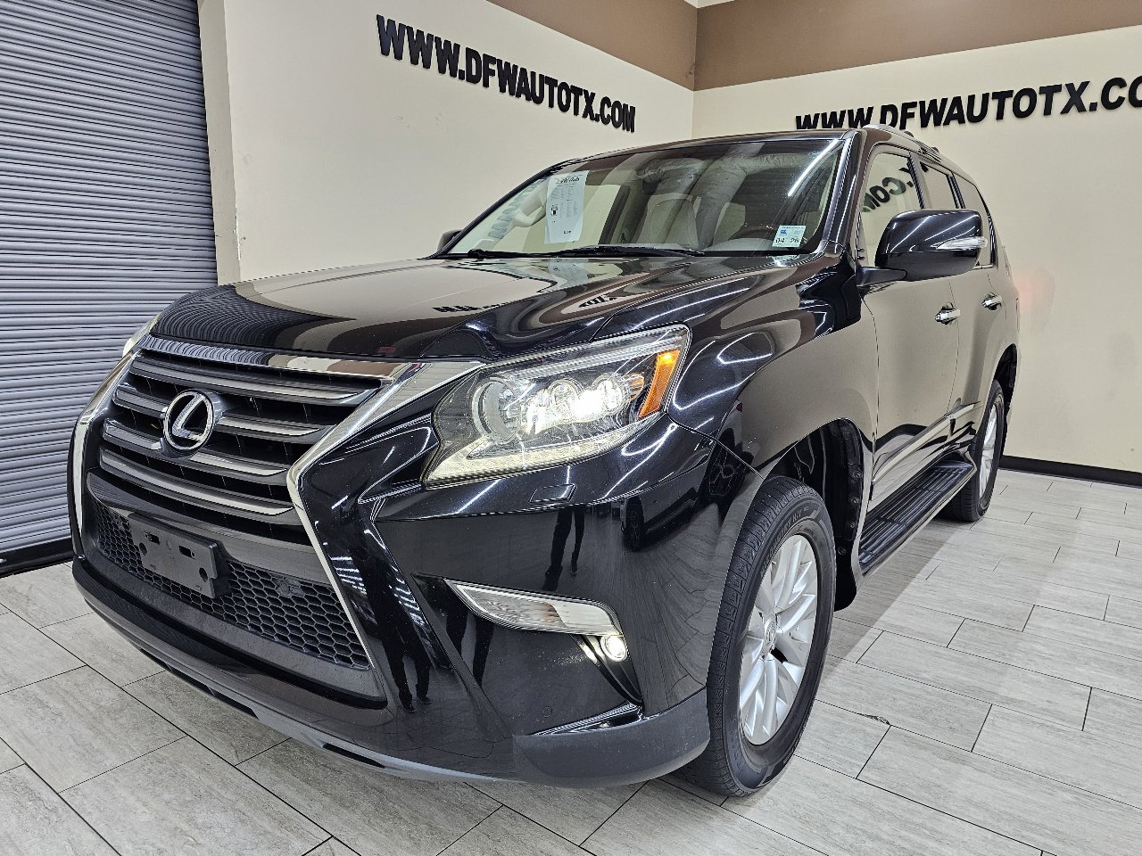 Used 2017 Lexus GX 460 Premium image 2