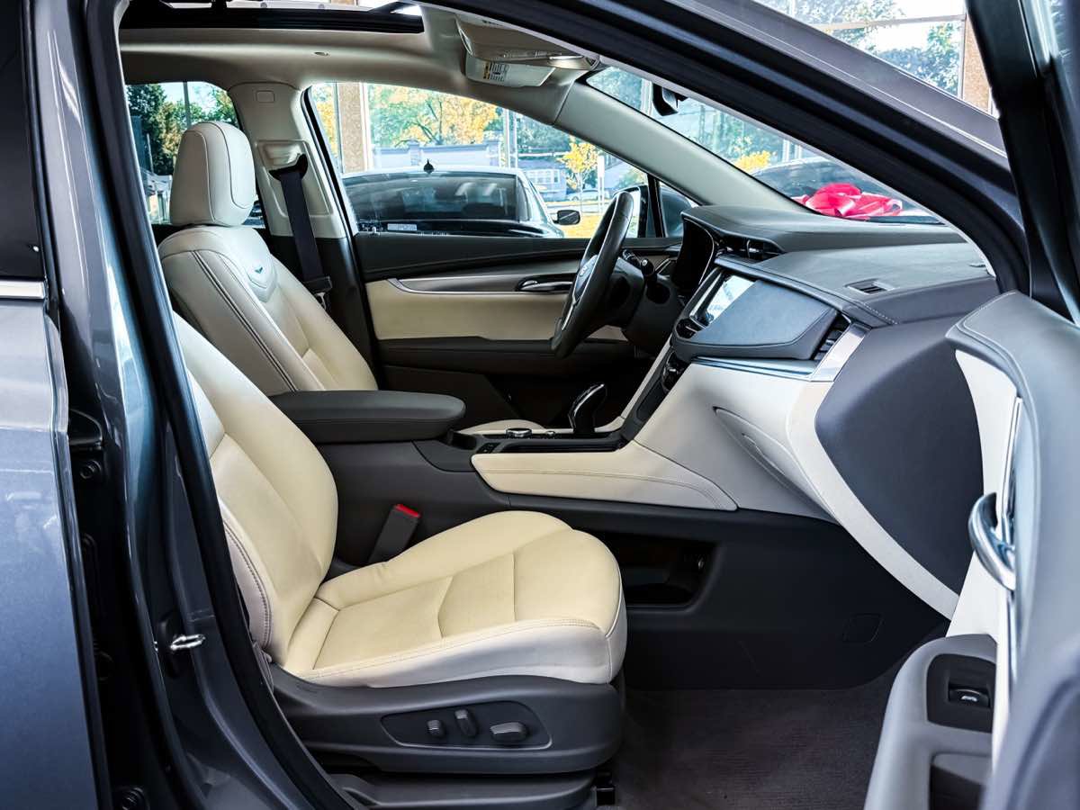 Used 2022 Cadillac XT5 Premium Luxury image 32
