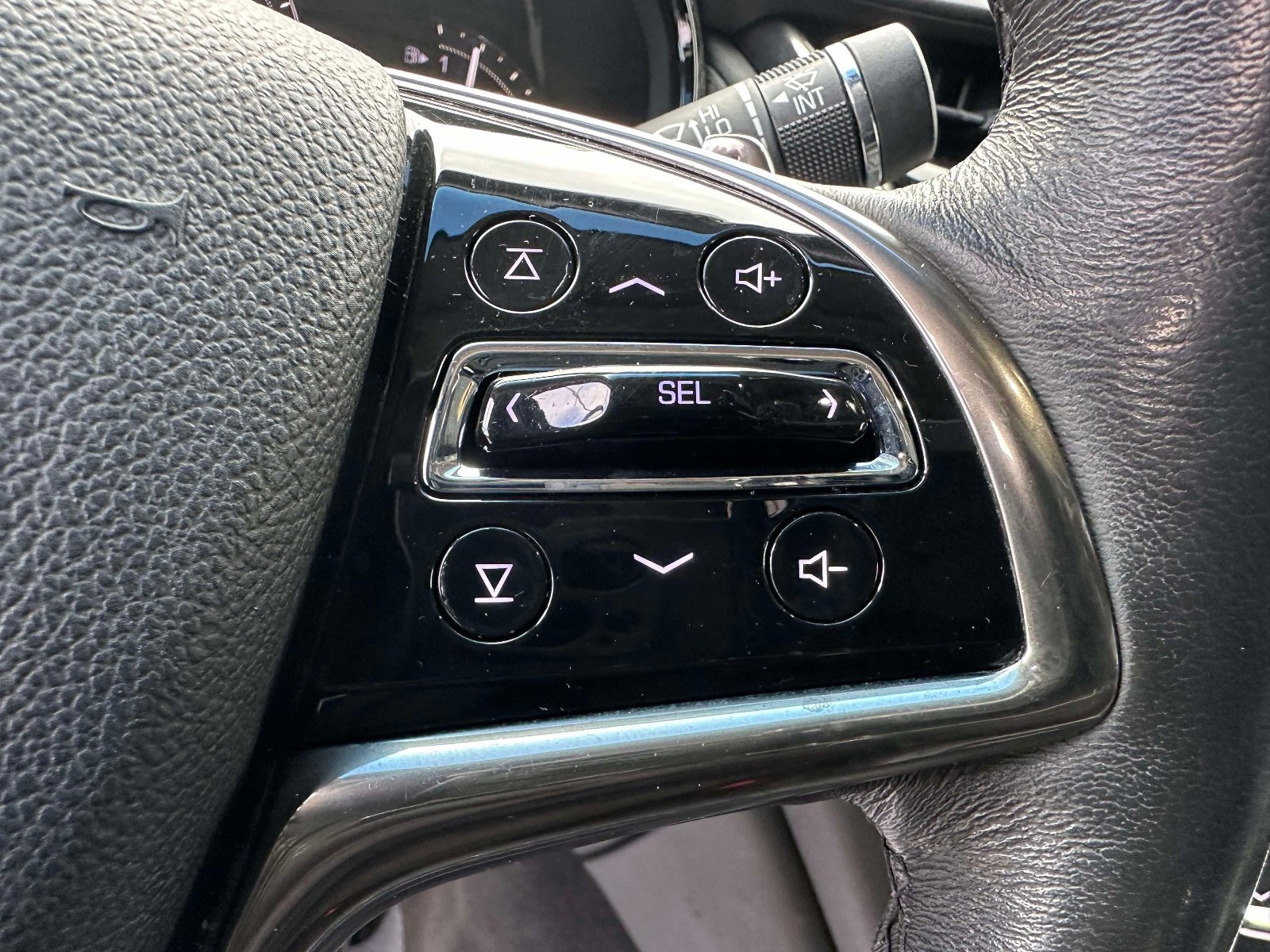 Used 2019 Cadillac CTS Luxury image 18