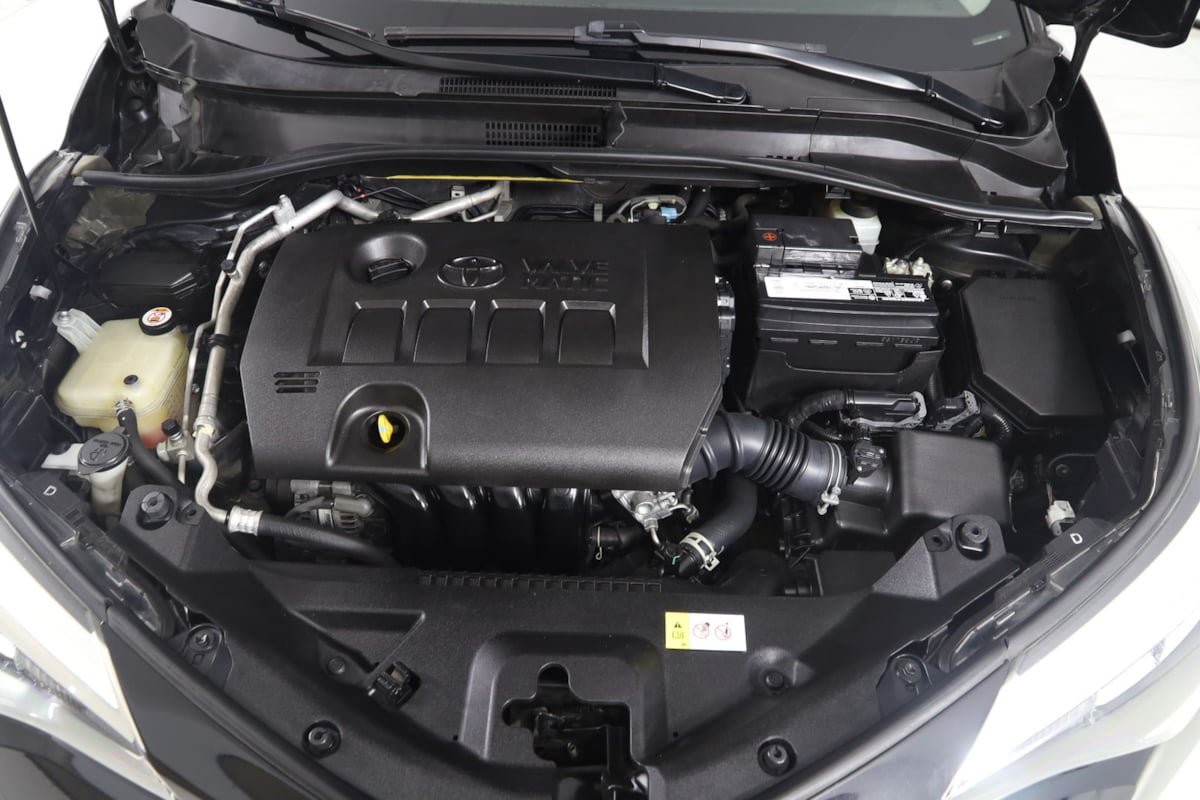 Used 2021 Toyota C-HR LE FWD image 46