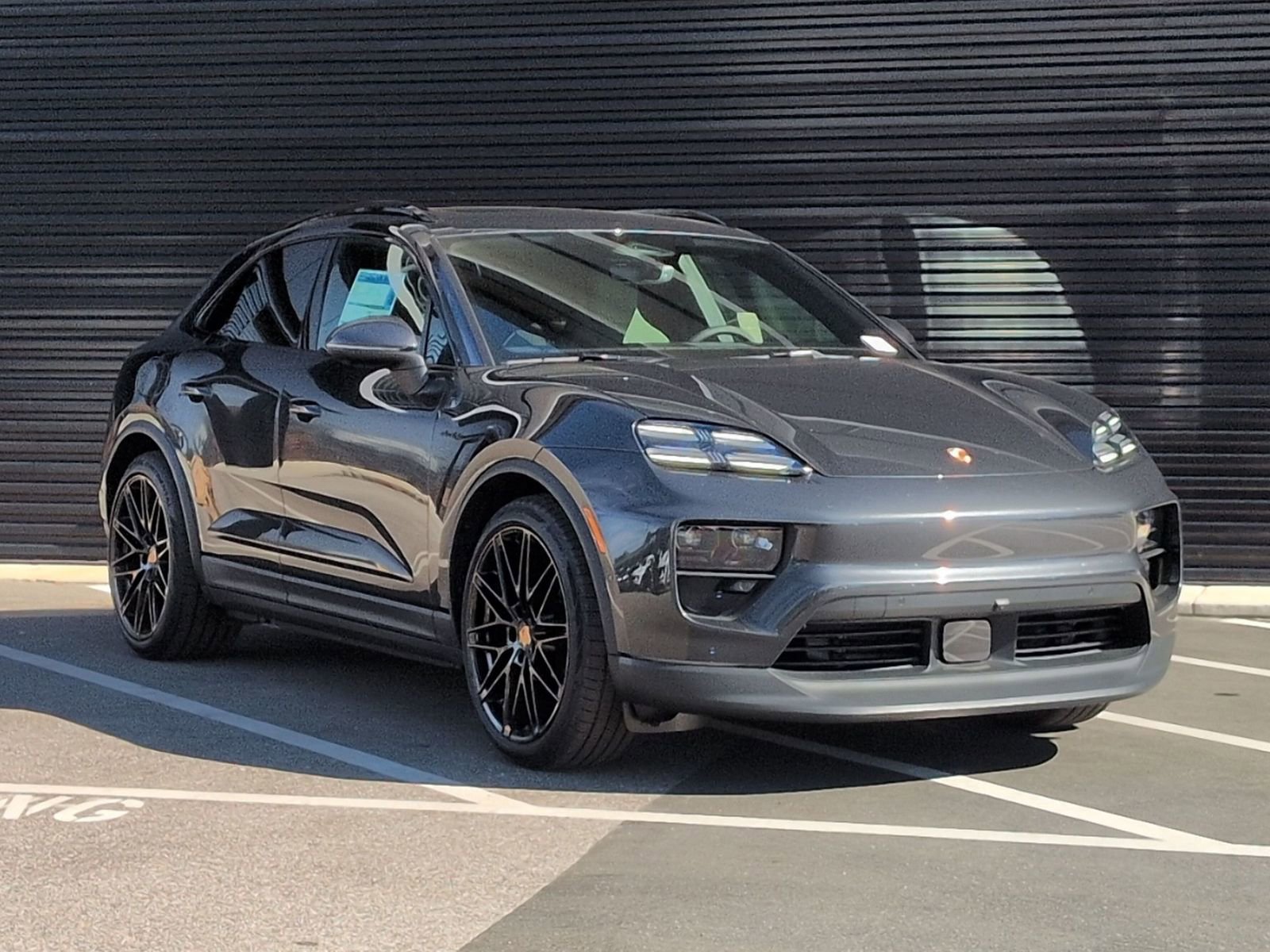 Used 2026 Porsche Macan Electric image 5