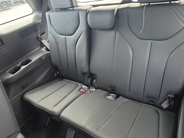 Used 2025 Hyundai Palisade SEL FWD image 15