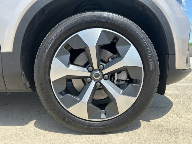 Certified 2023 Volvo XC40 B5 Plus w/ Climate Package AWD/4WD image 9