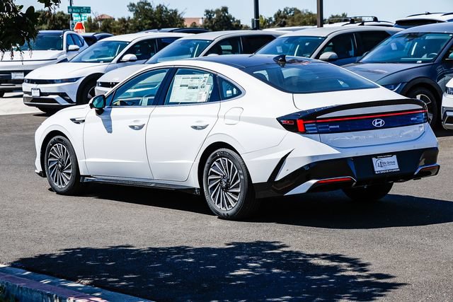 New 2026 Hyundai Sonata Limited FWD image 2