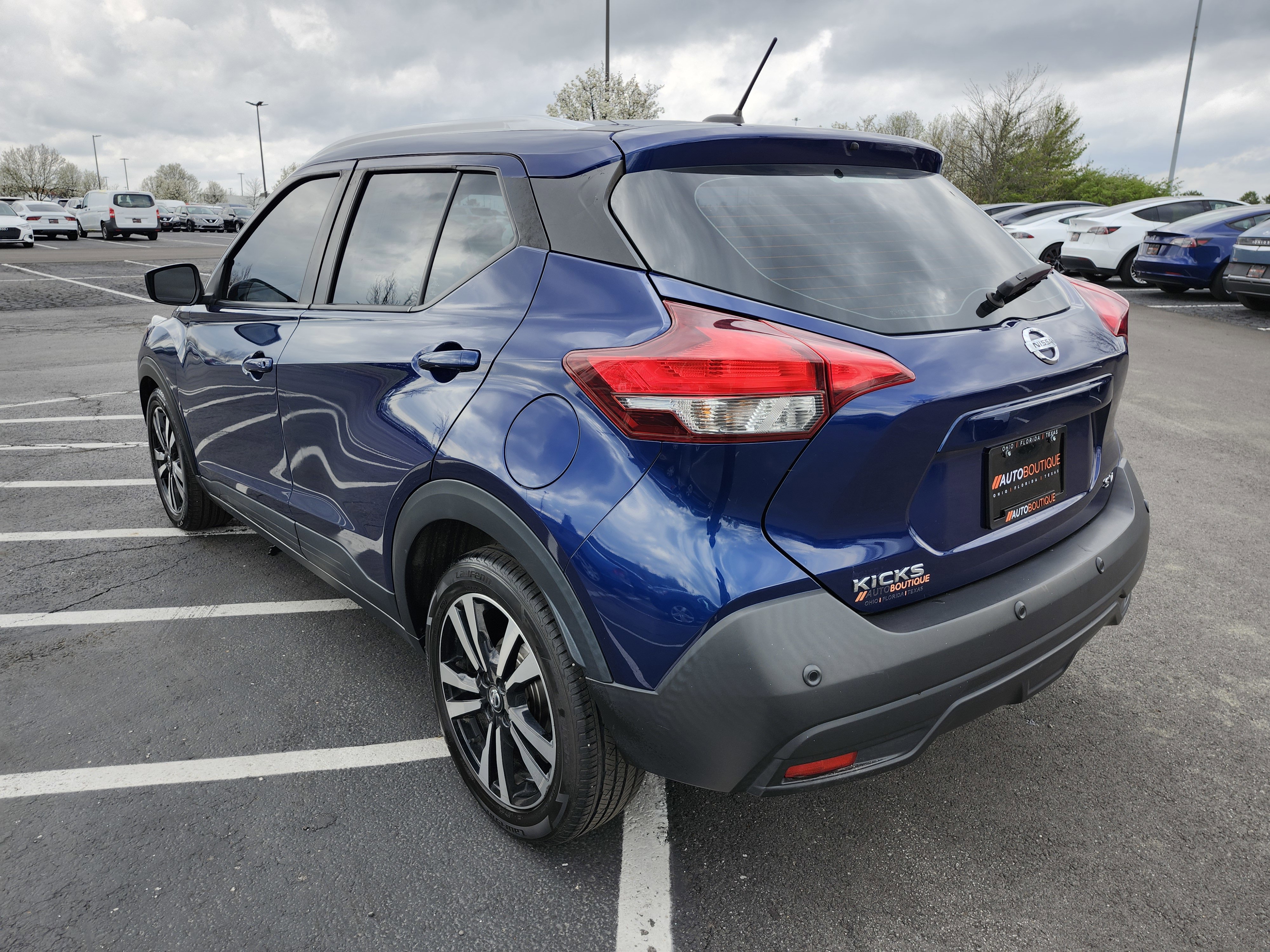 Used 2020 Nissan Kicks SV FWD image 13