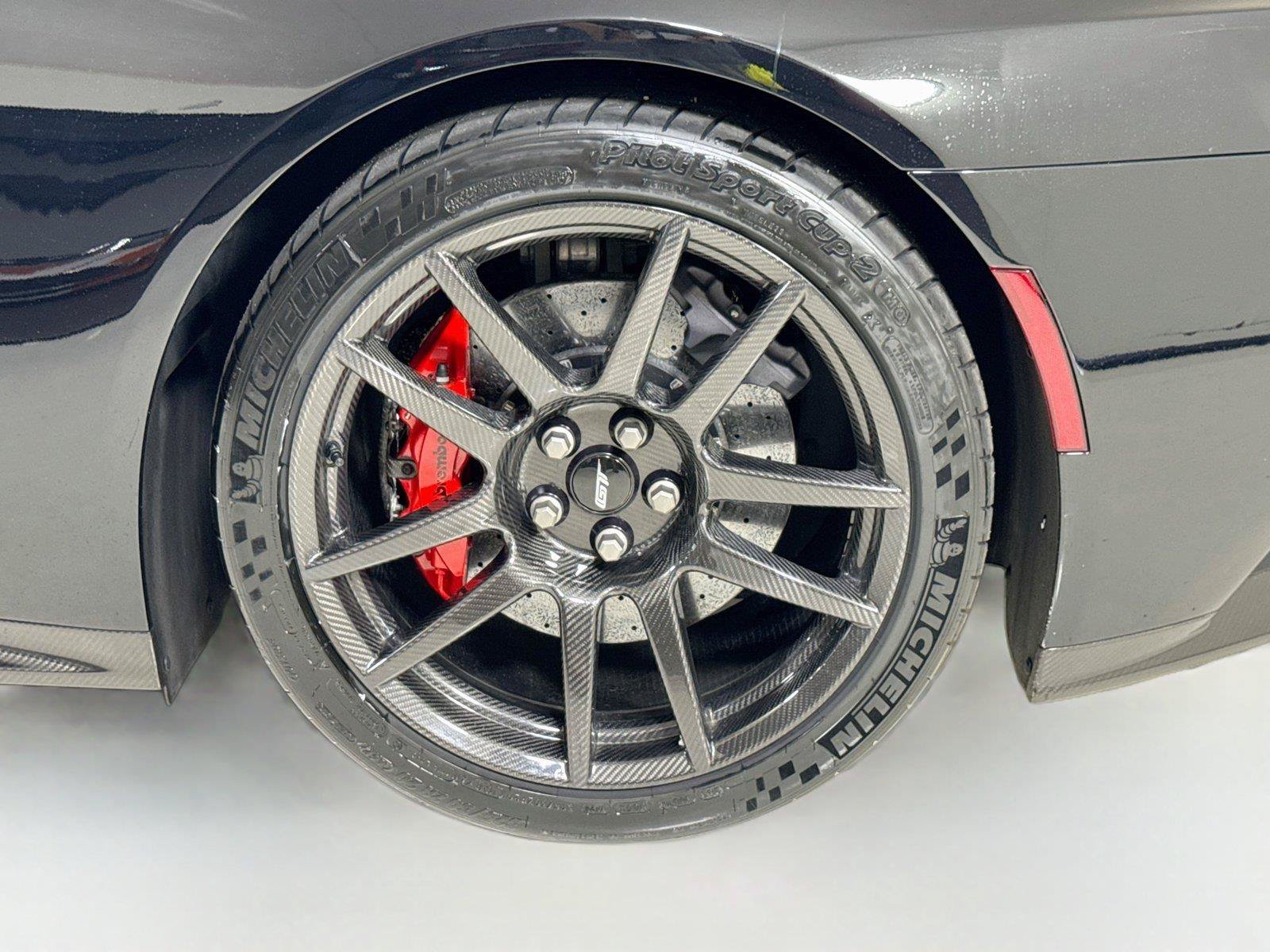 Used 2018 Ford GT RWD image 40