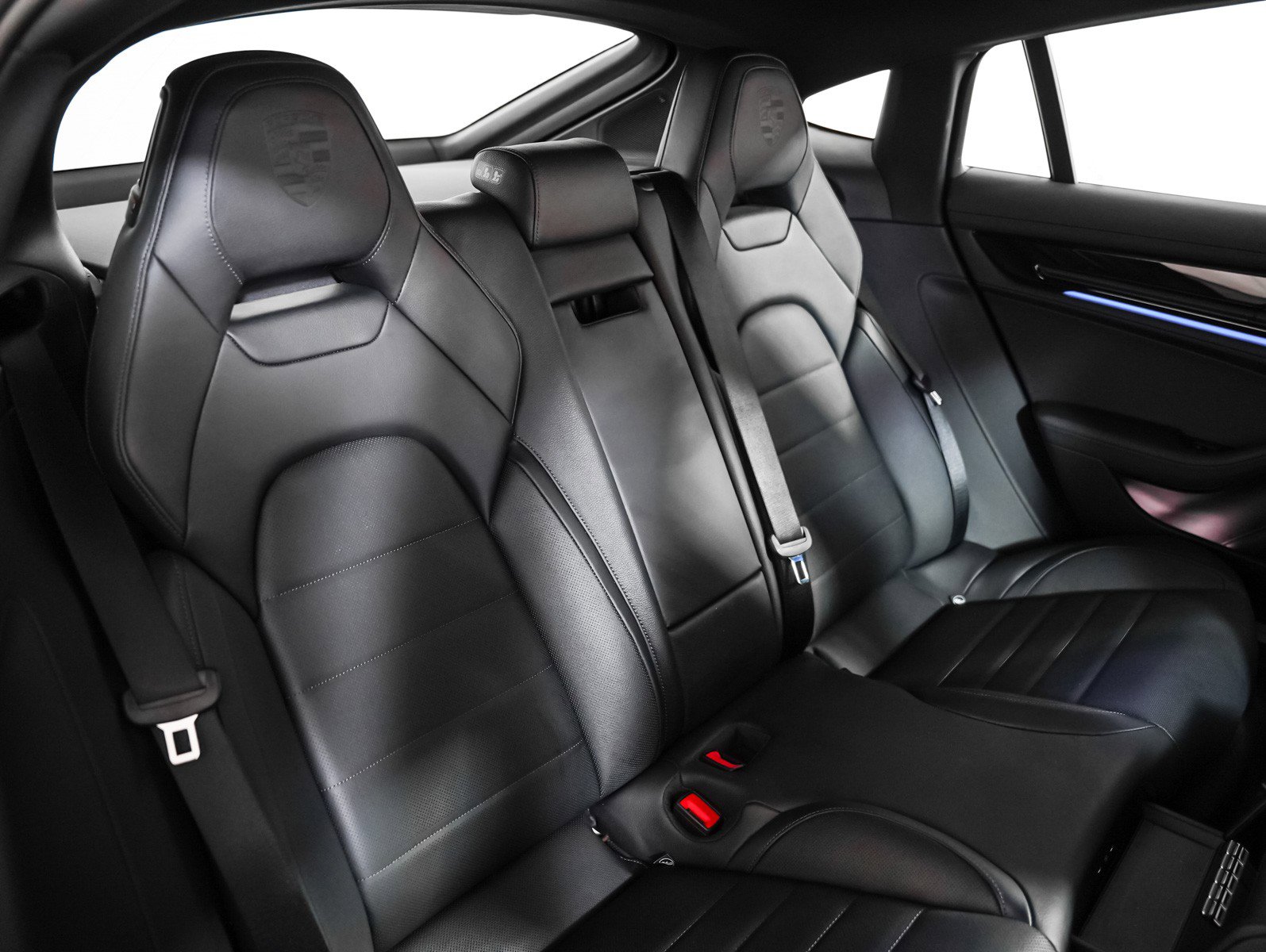 Certified 2025 Porsche Panamera image 6