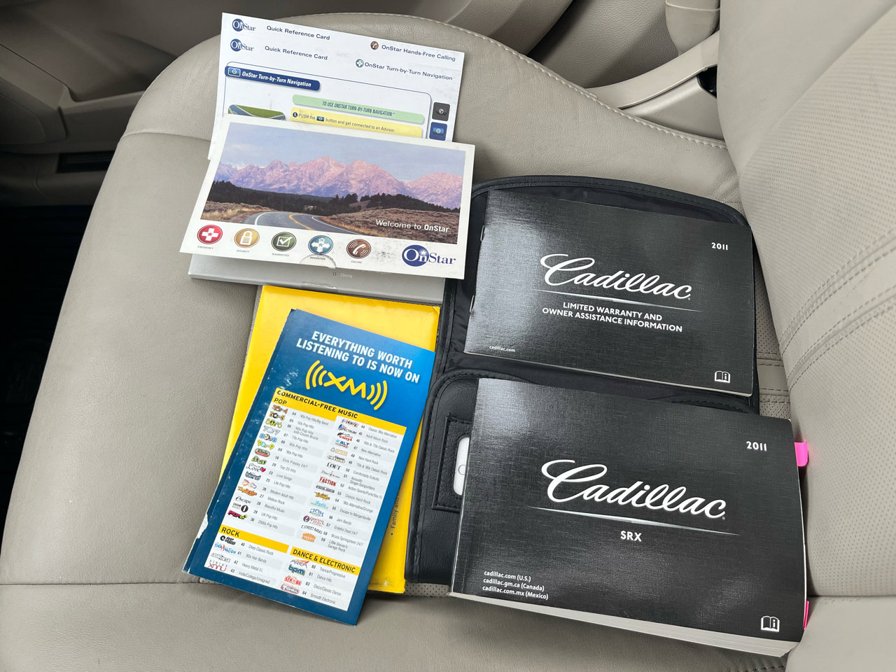 Used 2011 Cadillac SRX Luxury image 38