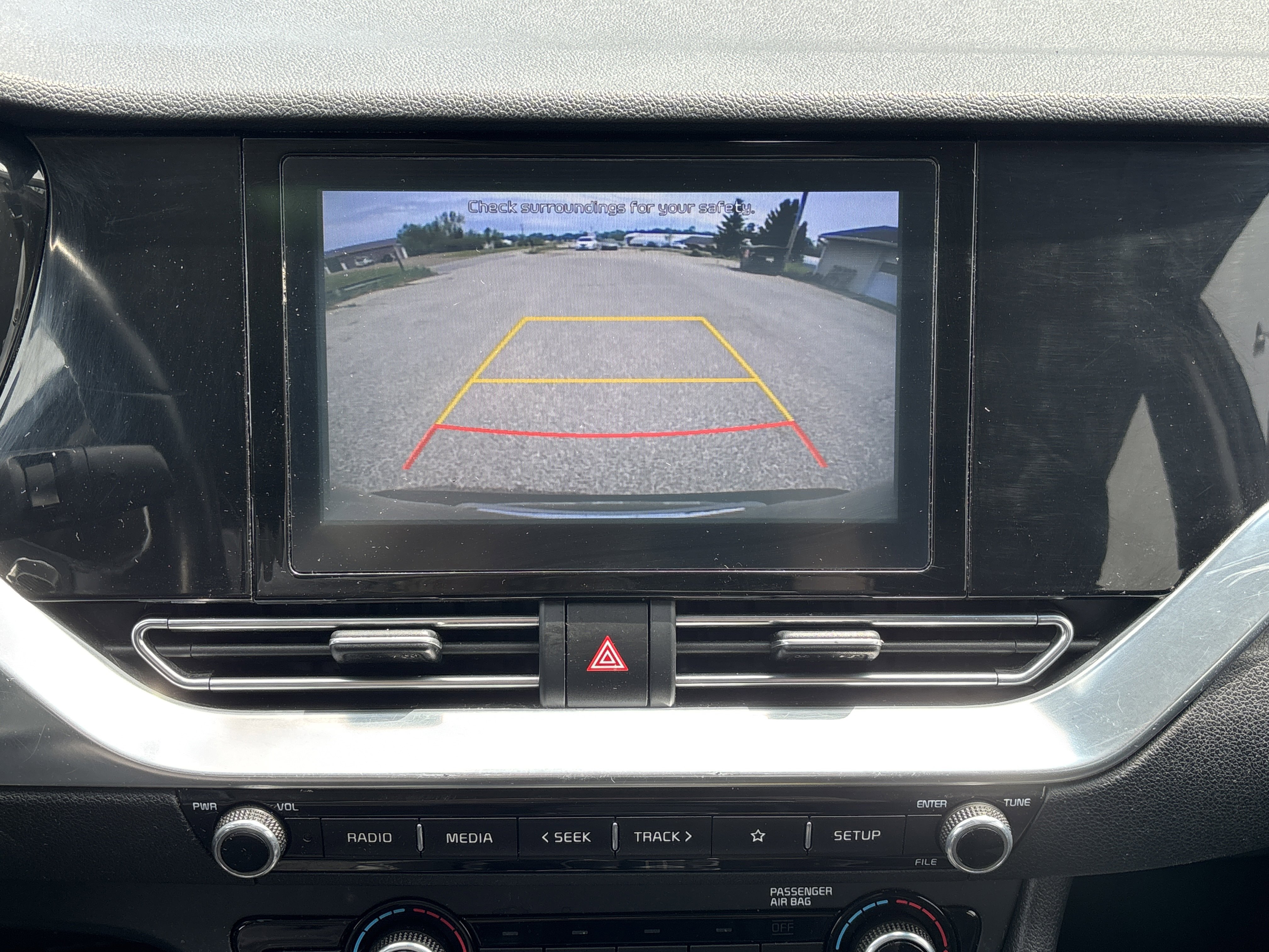 Used 2020 Kia Niro EX FWD image 17