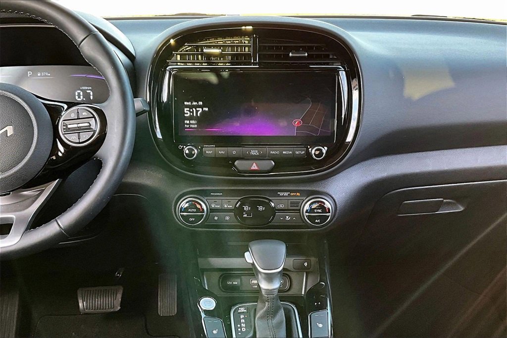 Certified 2025 Kia Soul EX image 6